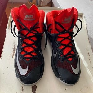 Mens Nike Hyperdunk Shoes Size 9